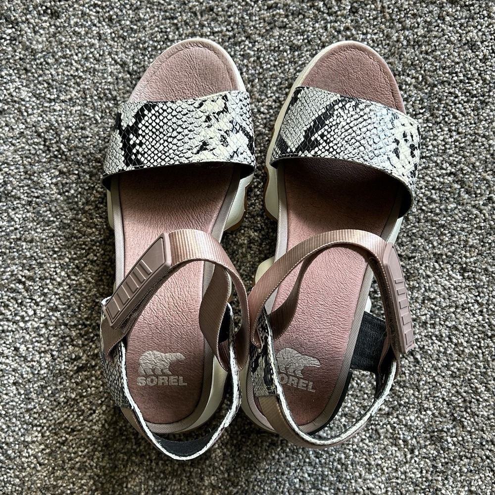 Sorel Kinetic™ Leather Sandal - Women's 7.5 - Mauve Vapor Snakeskin - Picture 7 of 11